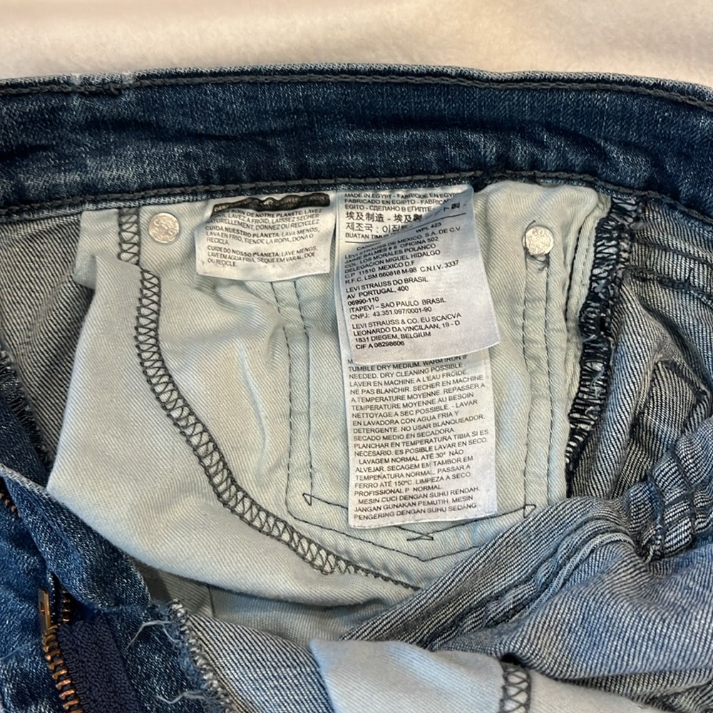 Levi Strauss & Co. Men's 514 Jeans -  32W x 34L - Used - Picture 5 of 7